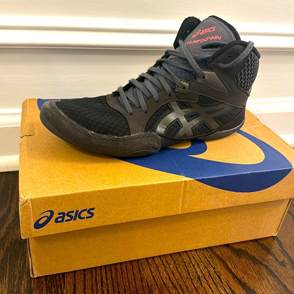 Kids boxing or wrestling shoes